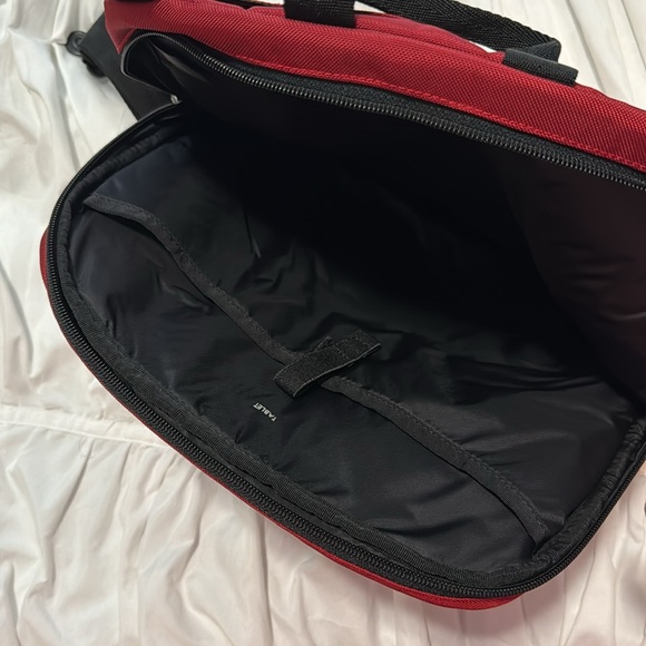 Genius pack red travel electronics accessories back attach to plane pockets - Picture 3 of 6